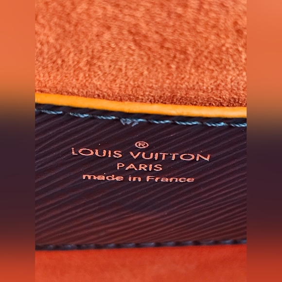 Louis Vuitton Twist MM  Epi Leather  Crossbody Navy Blue Bag - Picture 6 of 13